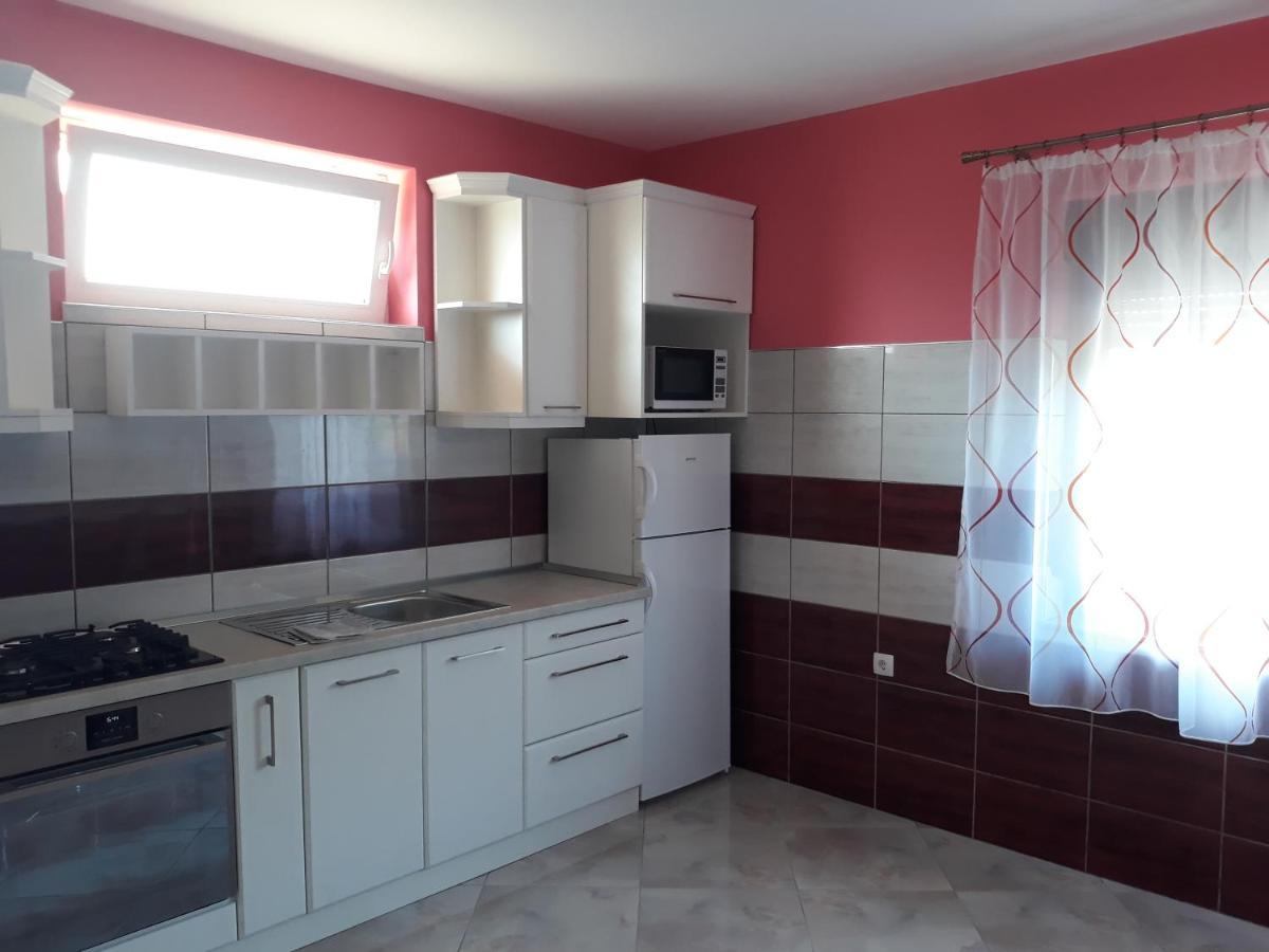 Andi Apartman Pacir Экстерьер фото