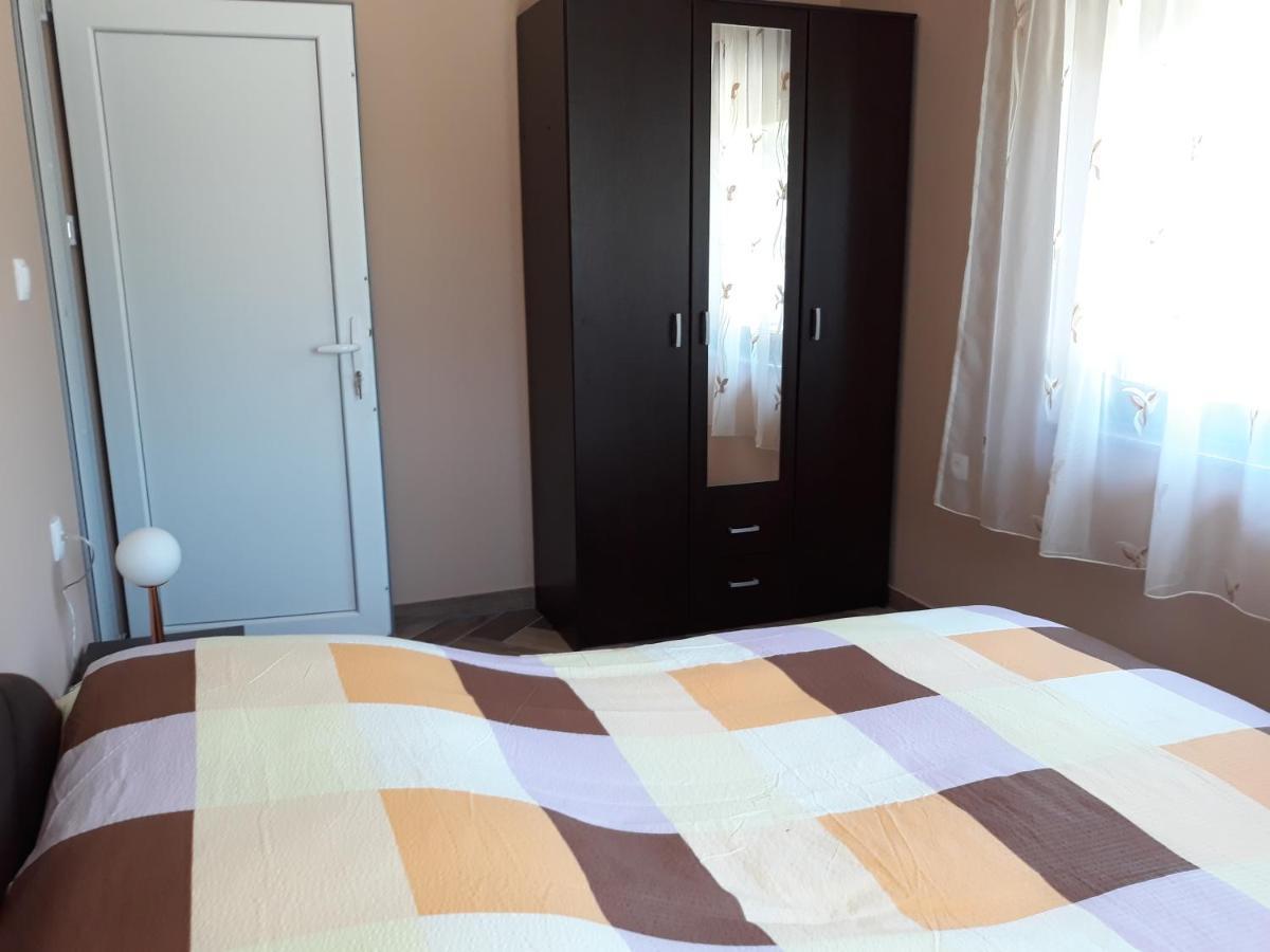 Andi Apartman Pacir Экстерьер фото